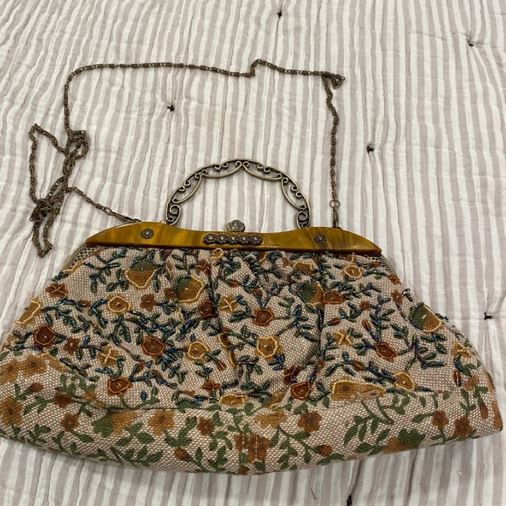 Vintage inspired beaded beige handbag with crossbody chain